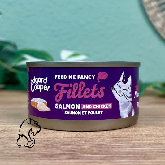 Lata complementaria sin cereales de filetes de salmon y pollo para gatos de la marca Edgard & Cooper.