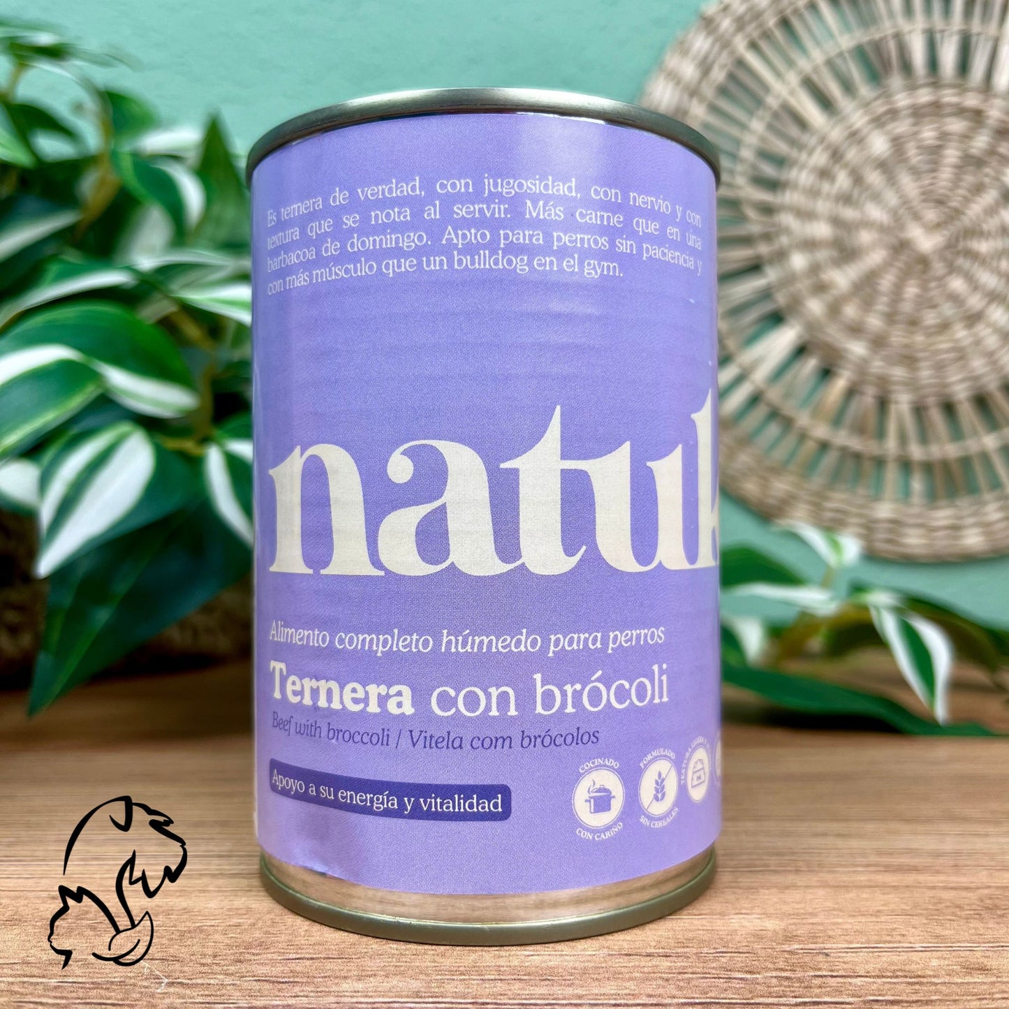 Lata de comida húmeda, monoproteica, completa y sin cereales para perros de la marca Natuka elaborada con ternera.