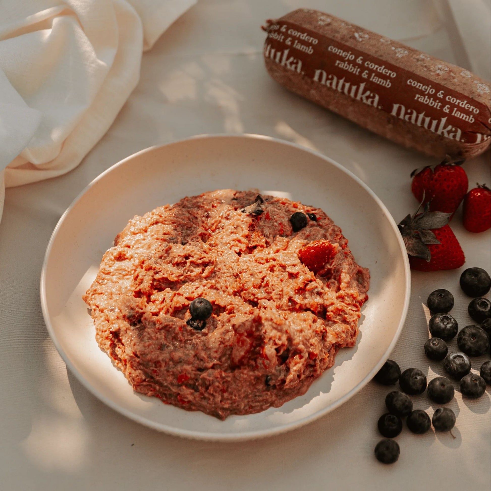 Natuka, menú de alimentación cruda BARF  elaborado conejo y cordero para perros de todas las edades y tamaños