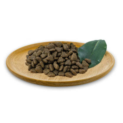 Natural Greatness, croqueta mediana de pienso sin cereales para gatos Field River elaborado con cordero y salmón