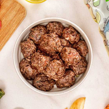 Naturcanin, menús de alimentación cruda BARF elaborado ingredientes de consumo humano para perros de todas las edades y tamaños. Formato bolsa de 900 g de albóndigas.