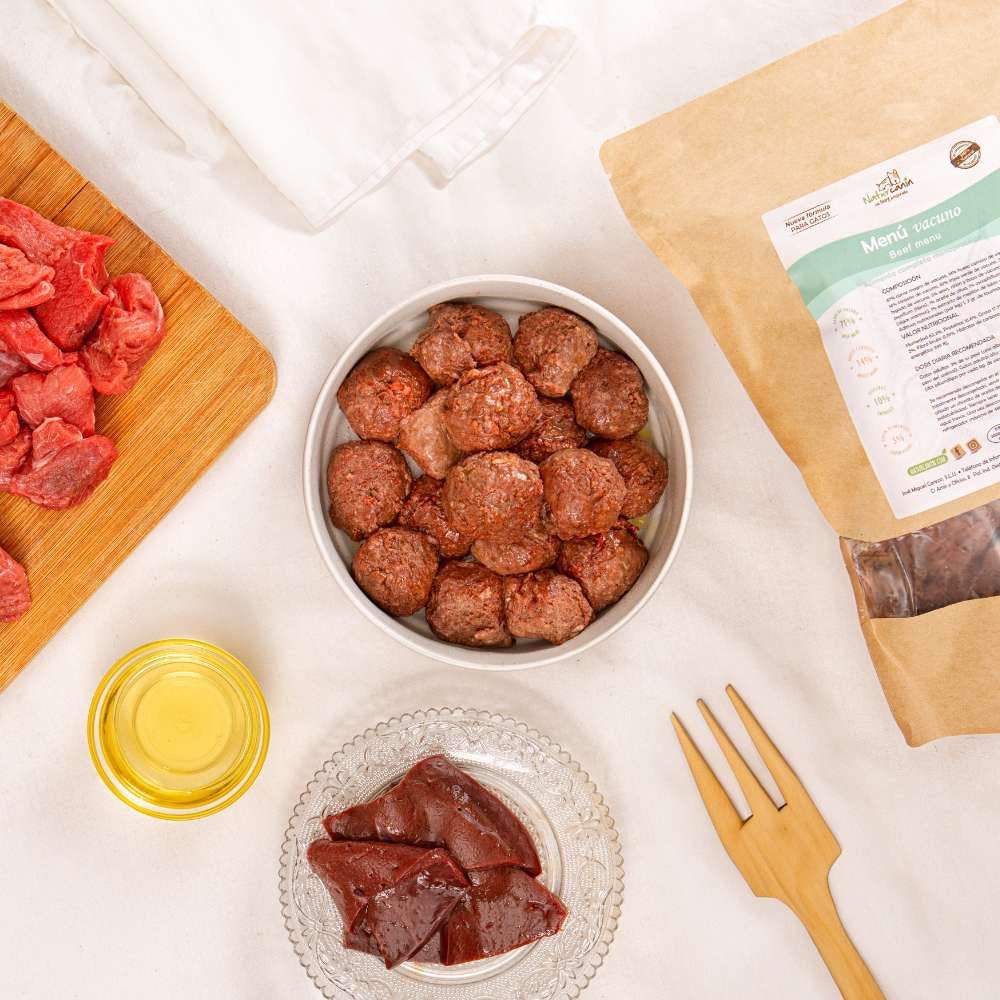 Naturcanin, menú monoproteico de alimentación cruda BARF elaborado con vacuno para gatos de todas las edades
